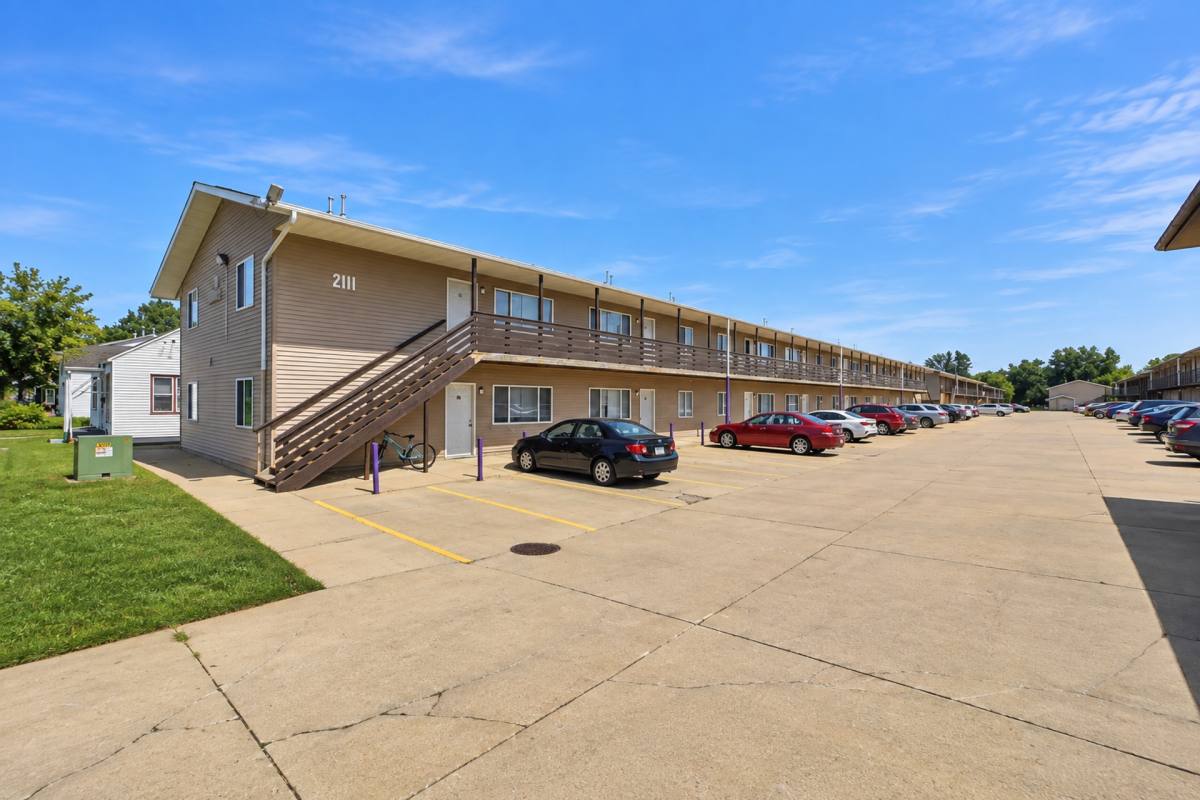 Apartment for rent at Residences on College Hill, 2112 Merner Ave, Cedar Falls, IA 50613