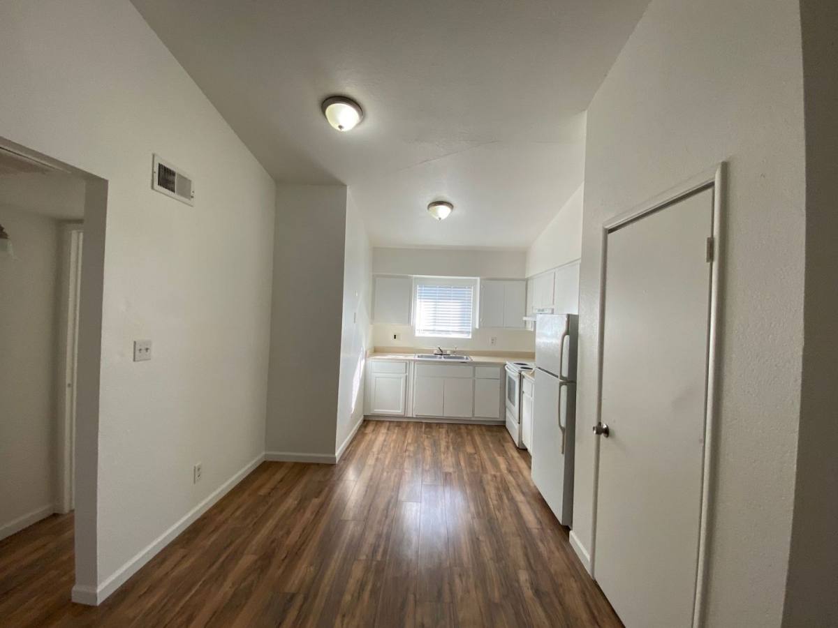 Apartment for rent at 327 E Vine Cr, Mesa, AZ 85210