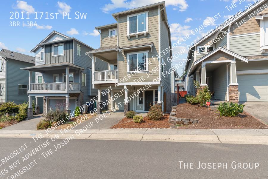 Apartment for rent at 2011 171st Place SW, Lynnwood, WA 98037