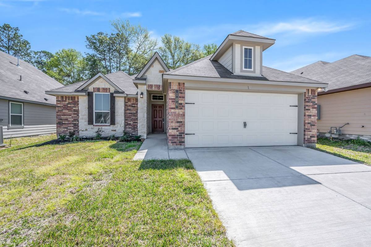 House for rent at 106 Alessandra Way, Huntsville, TX 77320
