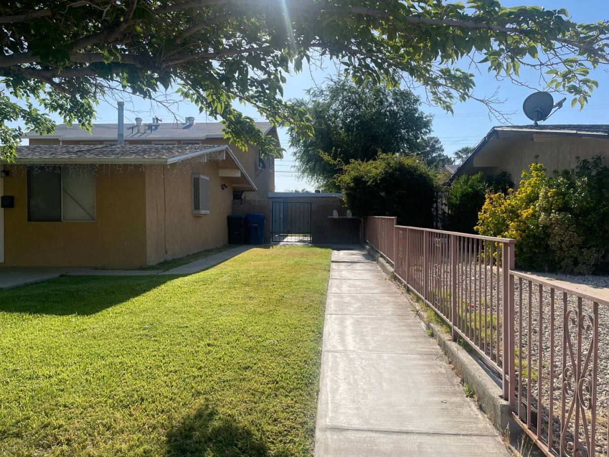 Apartment for rent at 45444 10th St W, Lancaster, CA 93534
