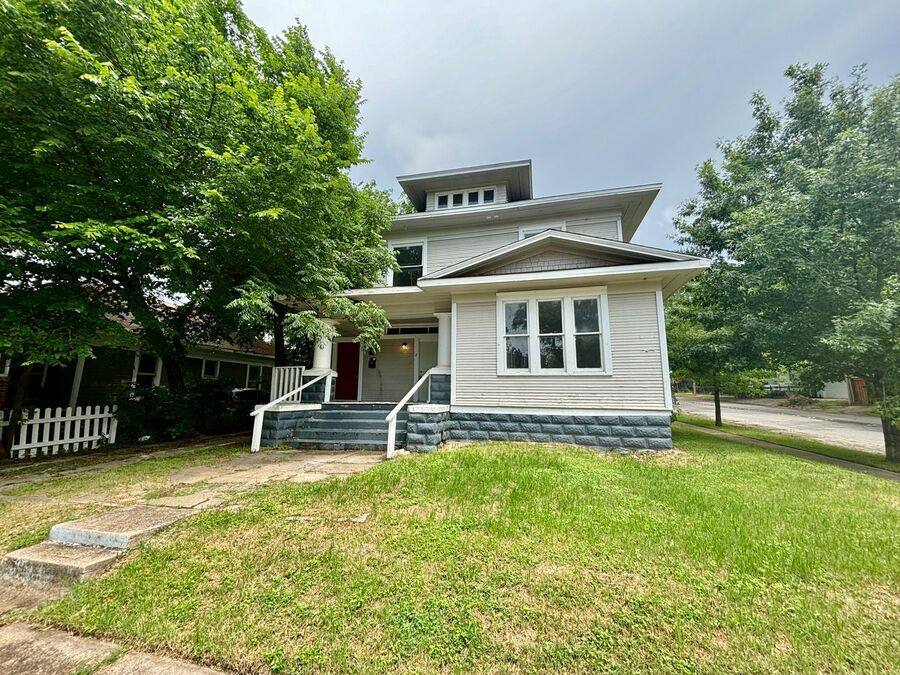 Apartment for rent at 1627 Alston Ave #2, Fort Worth, TX 76104