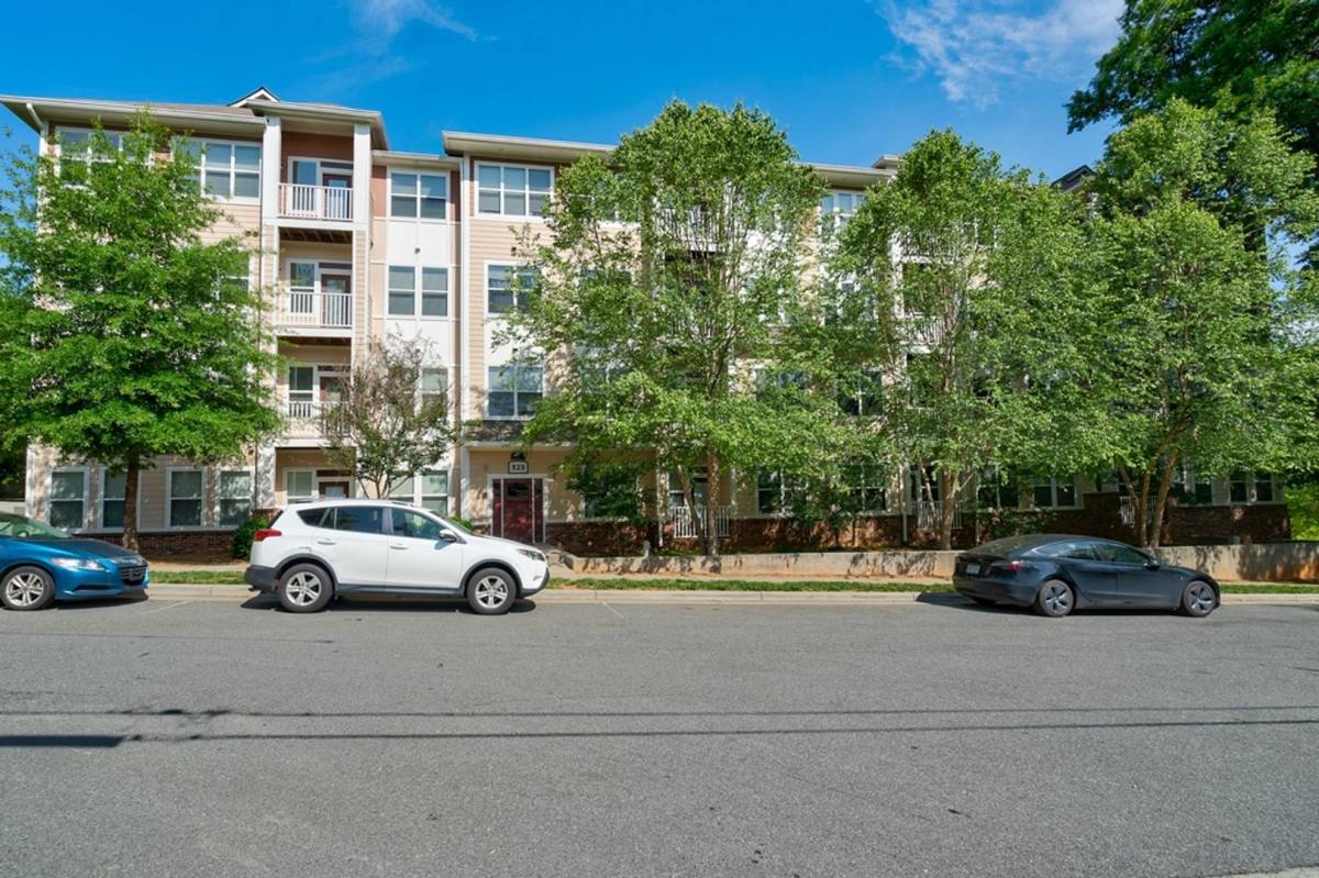 Apartment for rent at 523 Ridgeway Ave, Charlotte, NC 28204