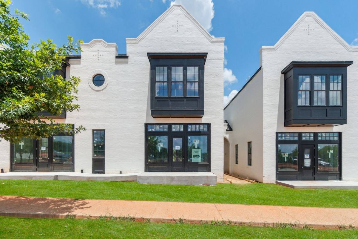 Apartment for rent at 18857 Selah Way, Norman, OK 73072