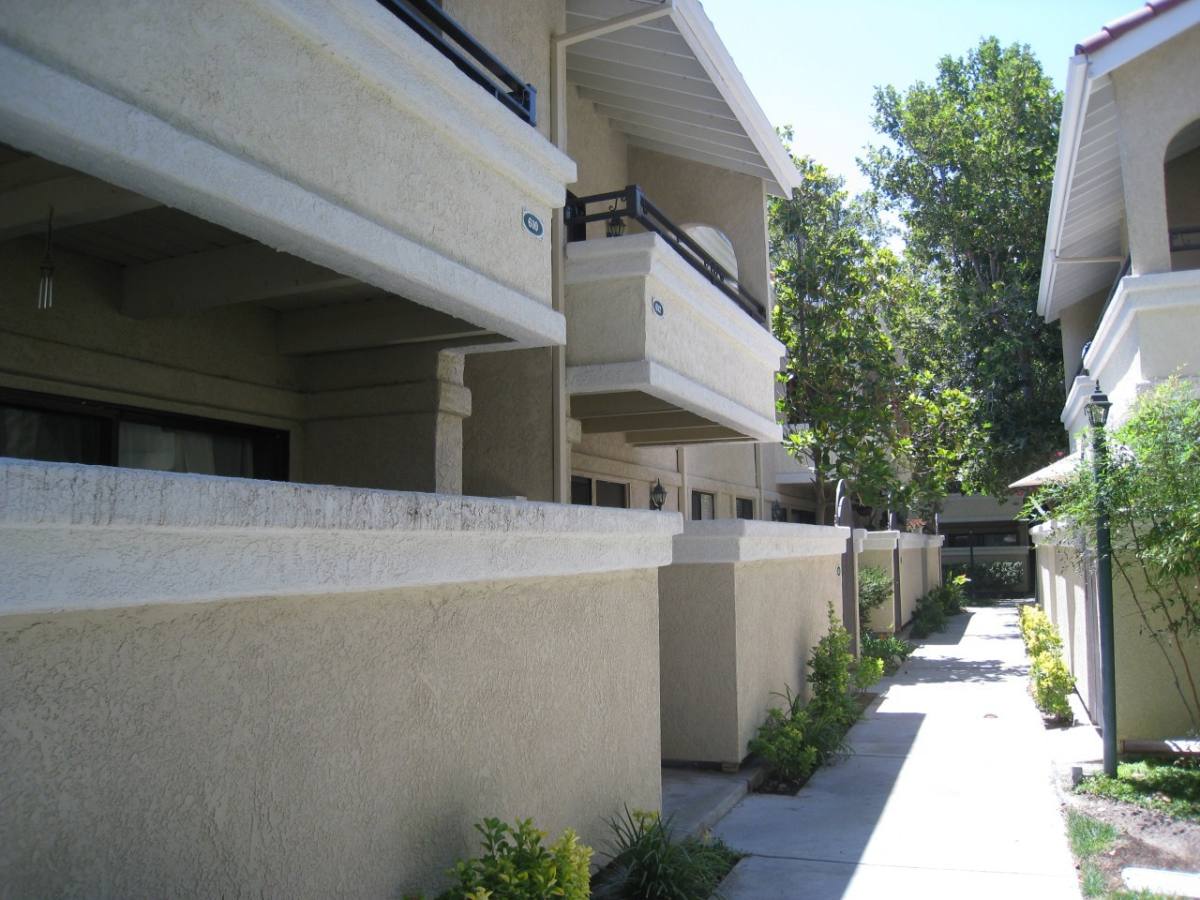 Condo for rent at 27238 Luther Dr, Canyon Country, CA 91351