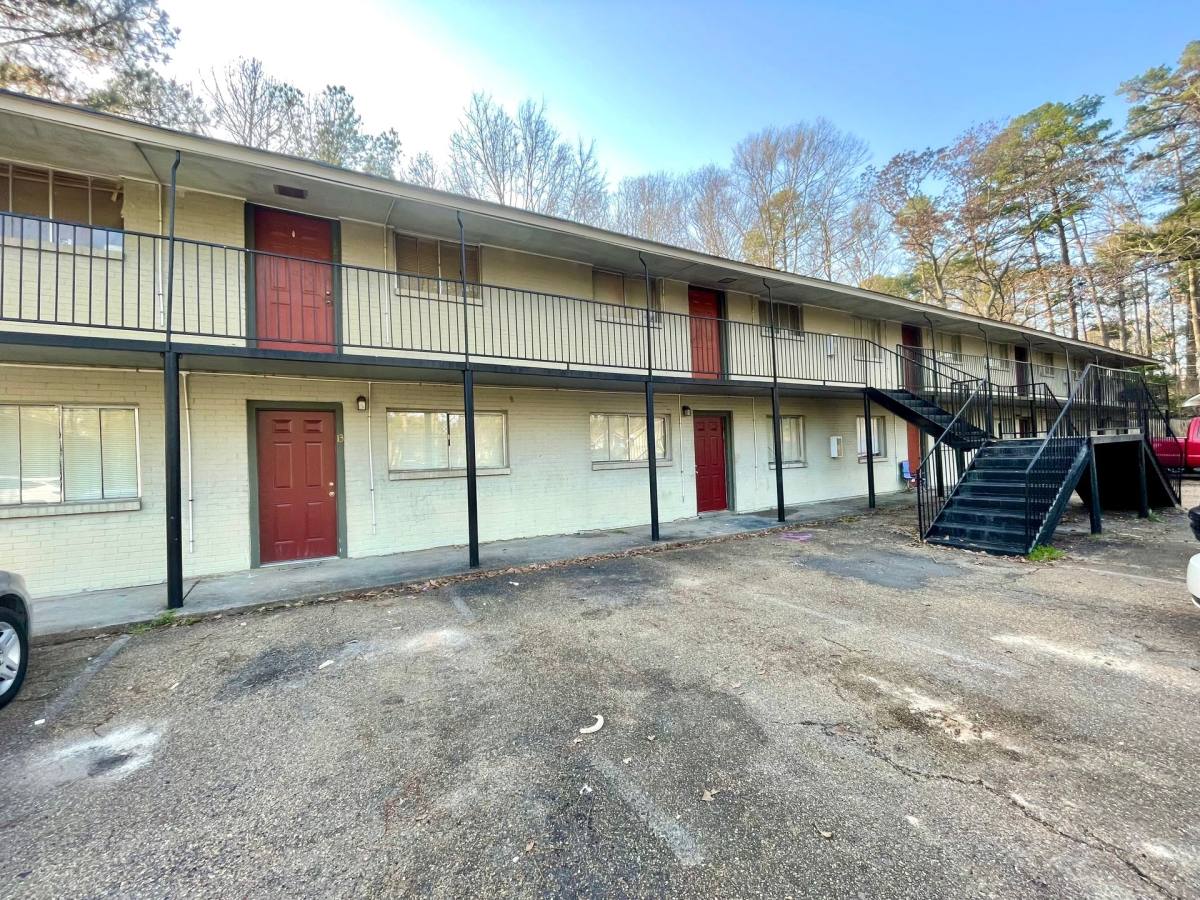 Apartment for rent at 154 Crestview Circle, Brandon, MS 39042