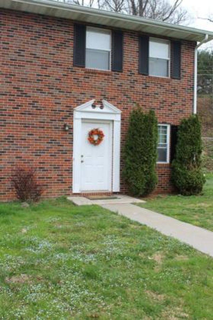 Townhouse for rent at 3800 Marbleton Rd, Johnson City, TN 37601