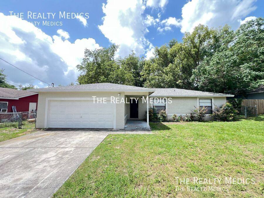 House for rent at 109 E Osceola St, Clermont, FL 34715