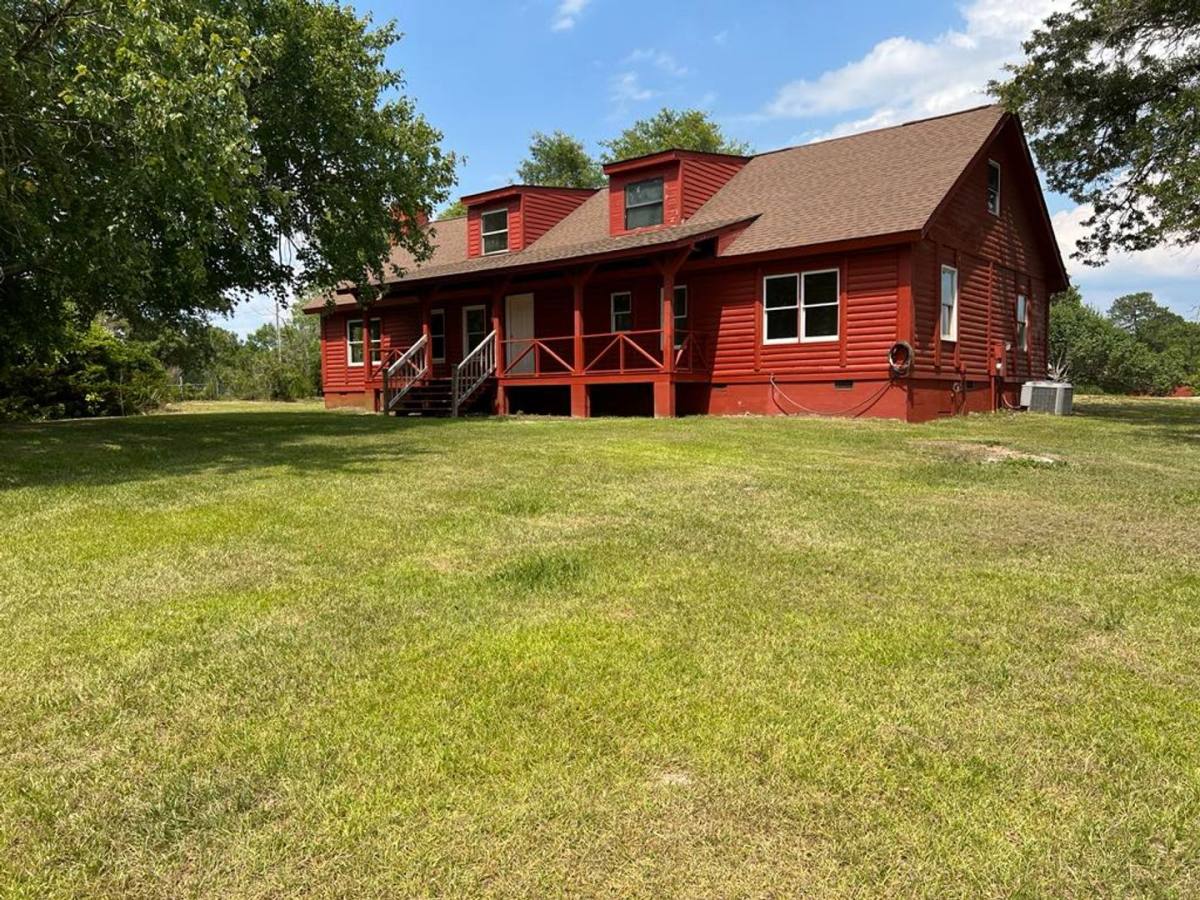 House for rent at 521 Highway, Hubert, NC 28539