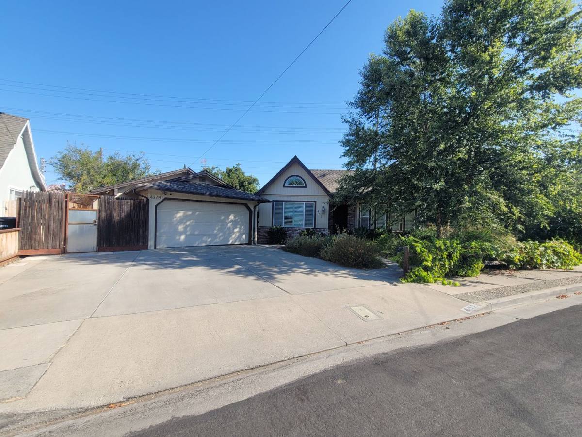 House for rent at 437 Enslen Park Court, Modesto, CA 95354