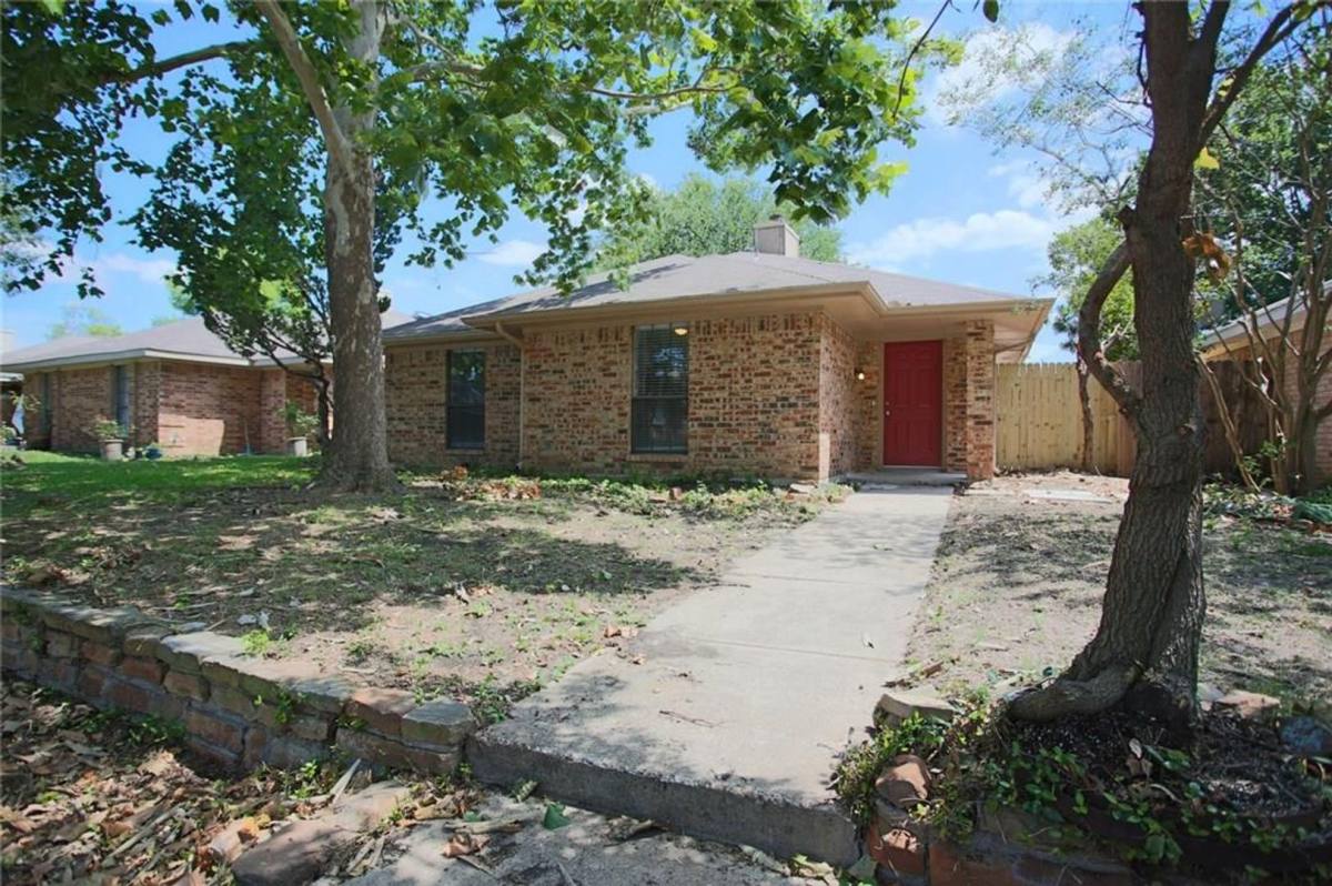 House for rent at 2118 Falcon Ridge Dr, Carrollton, TX 75010