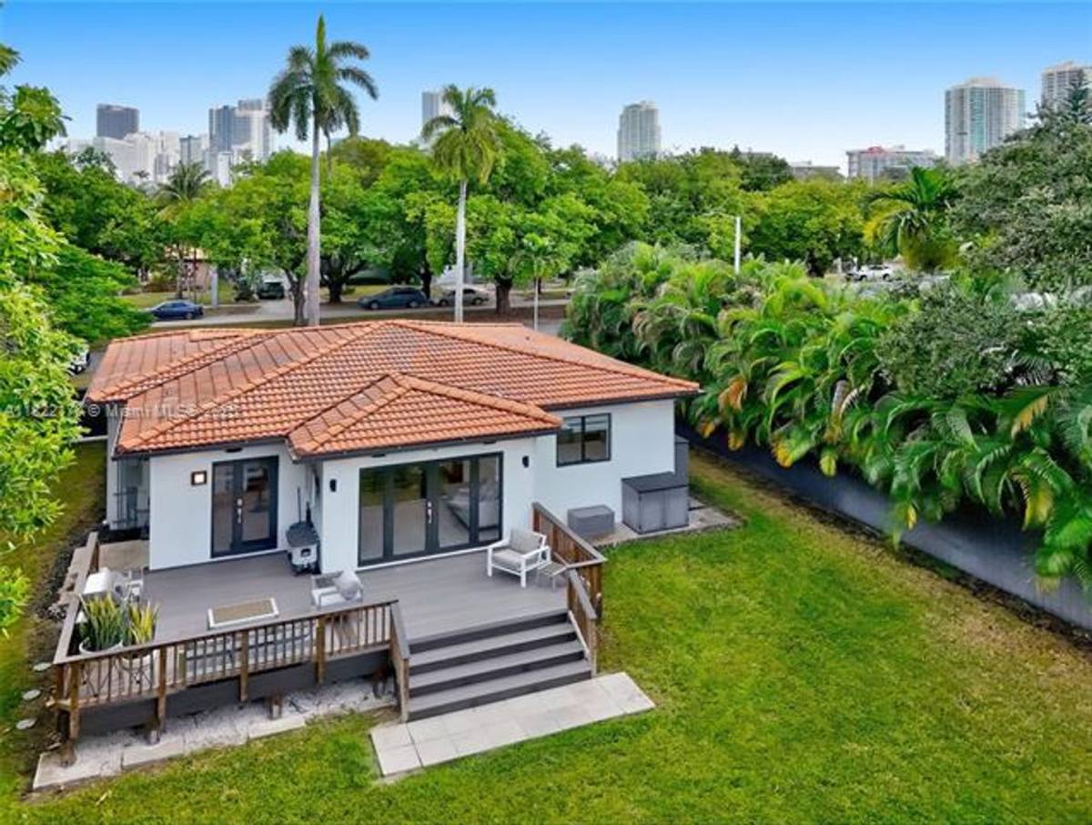 House for rent at 130 SW 25th Rd, Miami, FL 33129