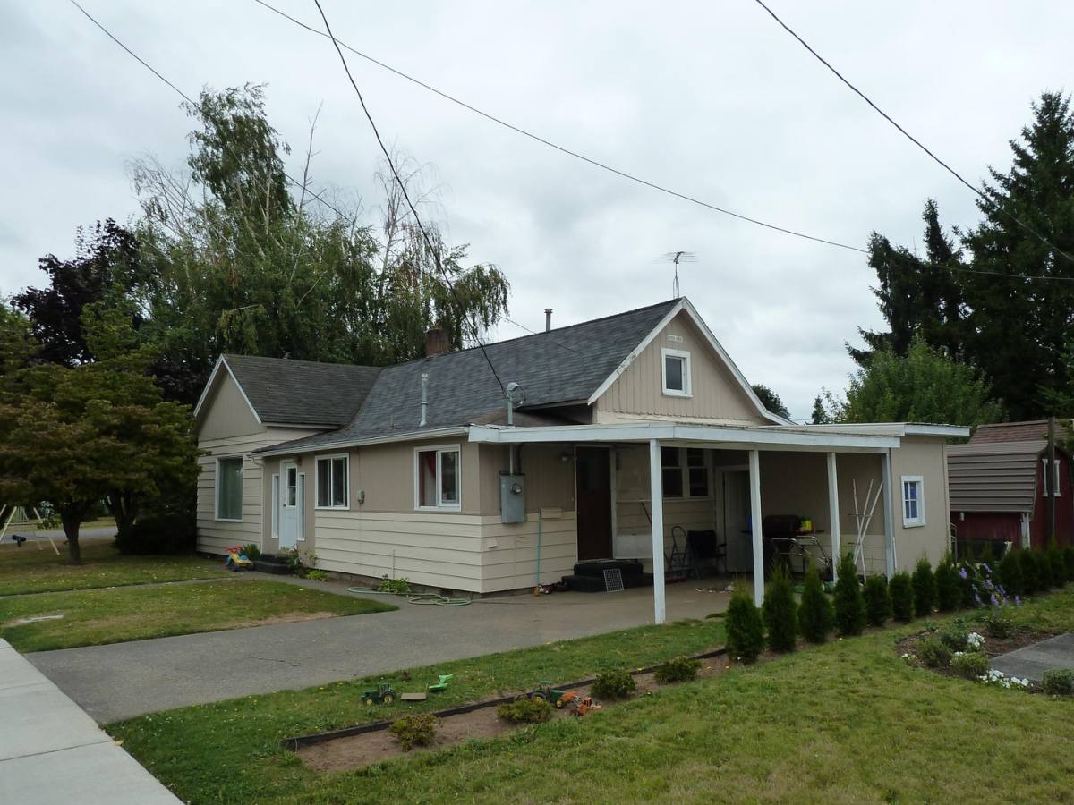 House for rent at 605 E Grover St, Lynden, WA 98264