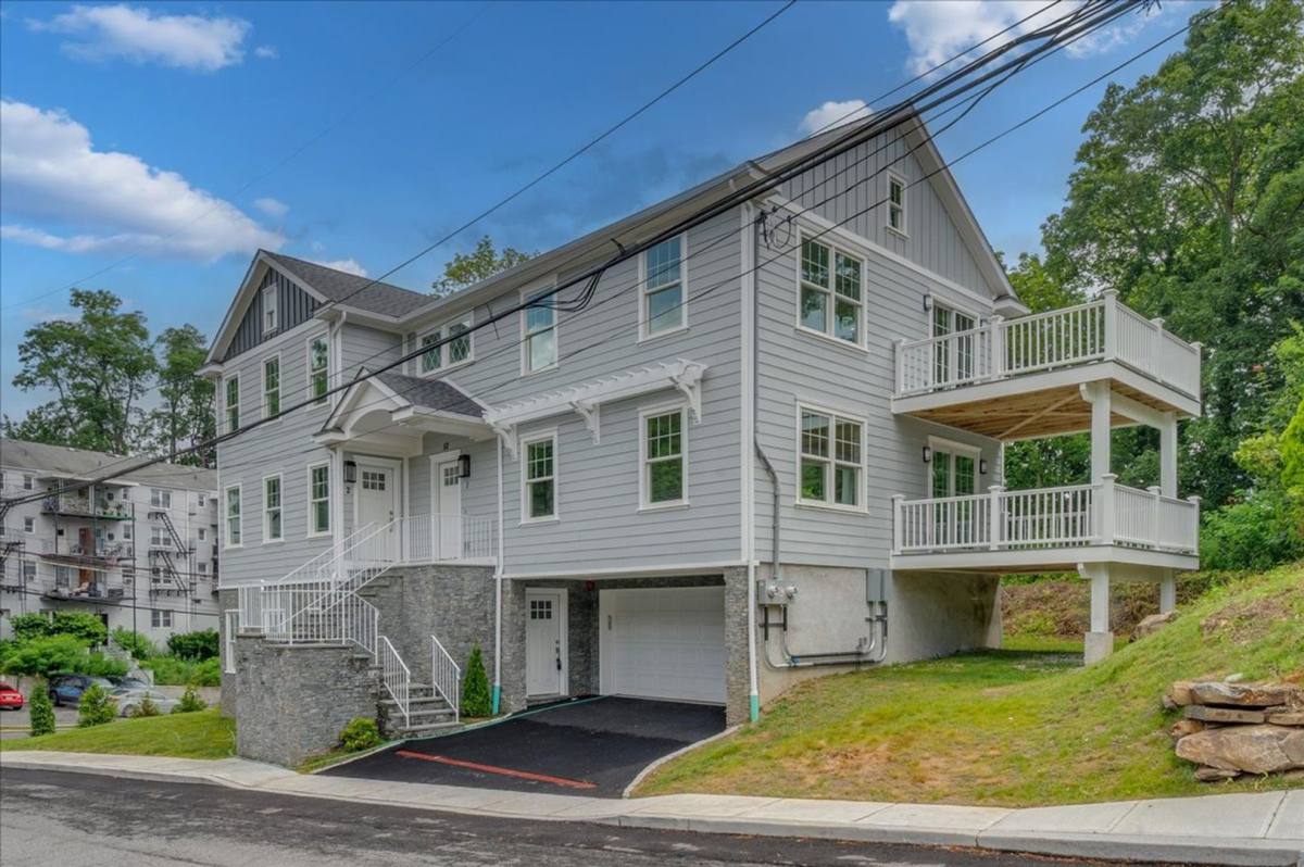 Apartment for rent at 52 McIntyre St, Bronxville, NY 10708
