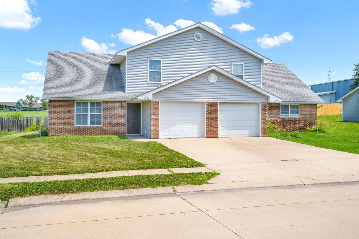 Townhouse for rent at 2507 Carnation Dr, Columbia, MO 65202