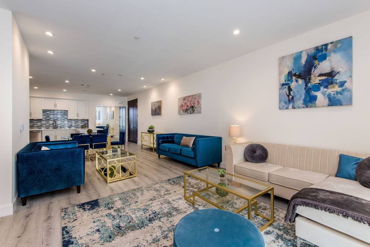 Apartment for rent at 1237 S Holt Ave, Los Angeles, CA 90035