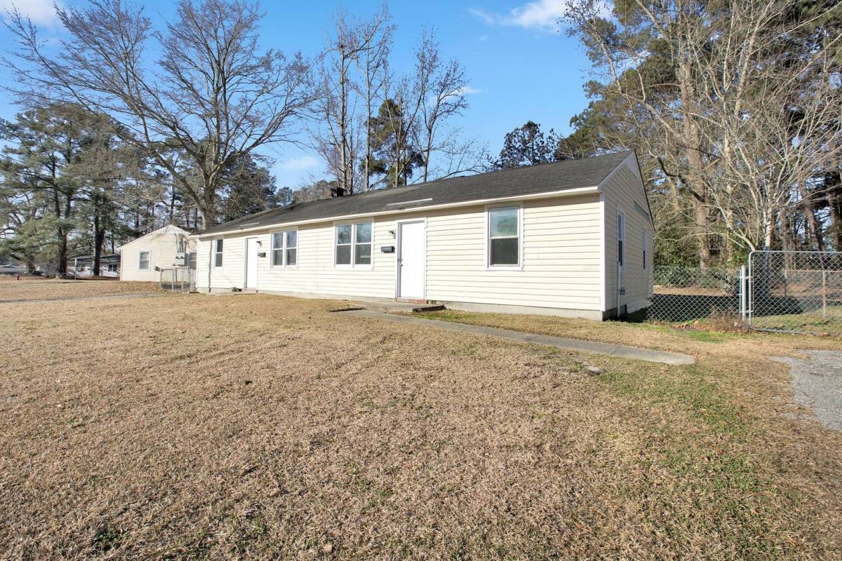 Townhouse for rent at 1203 Davis St, Jacksonville, NC 28540