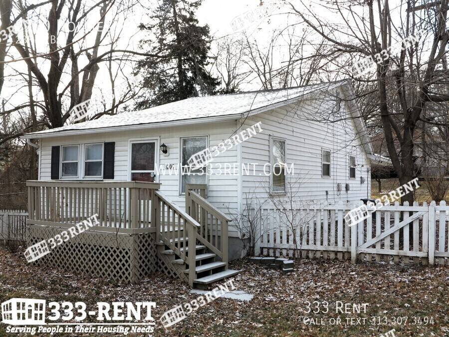 House for rent at 8200 Holmes Rd, Kansas City, MO 64131