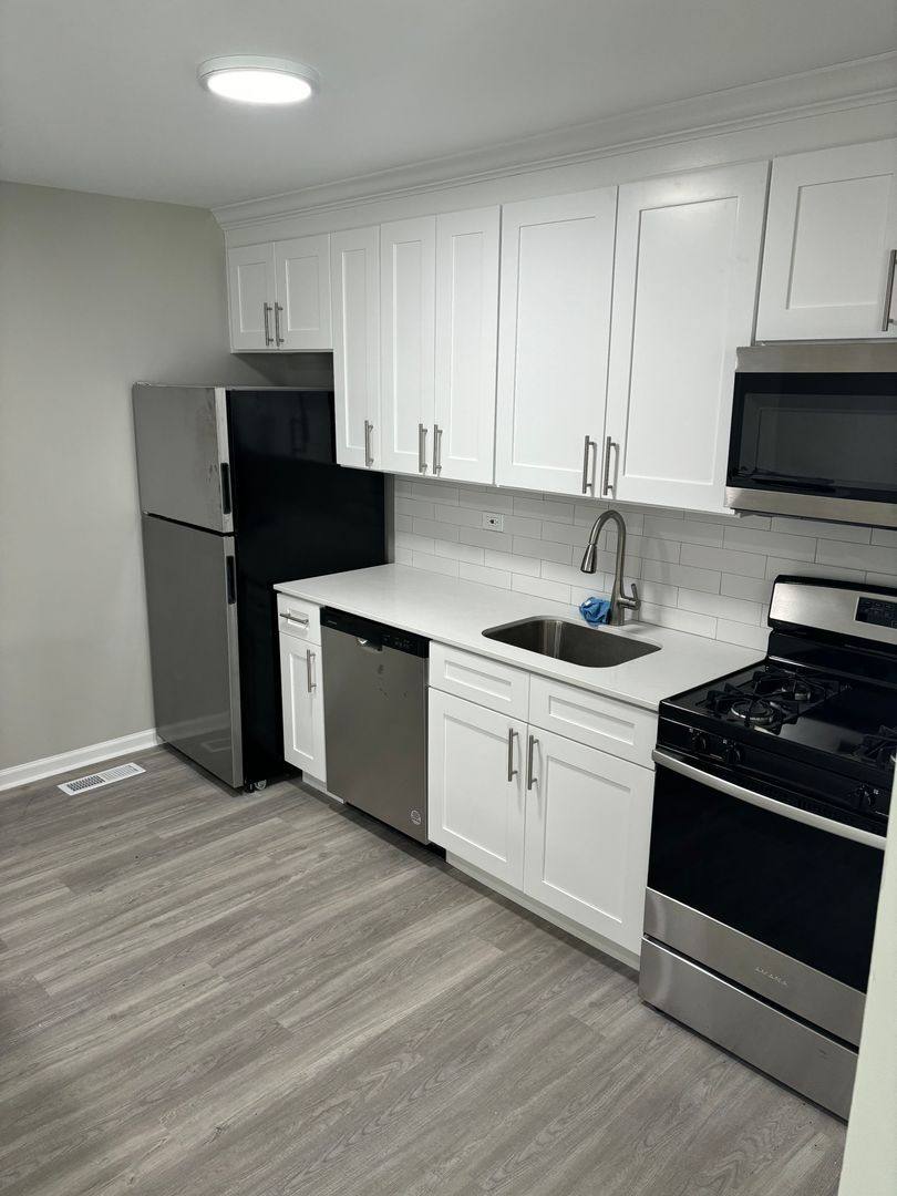 Apartment for rent at 760-764 Main St, Antioch, IL 60002