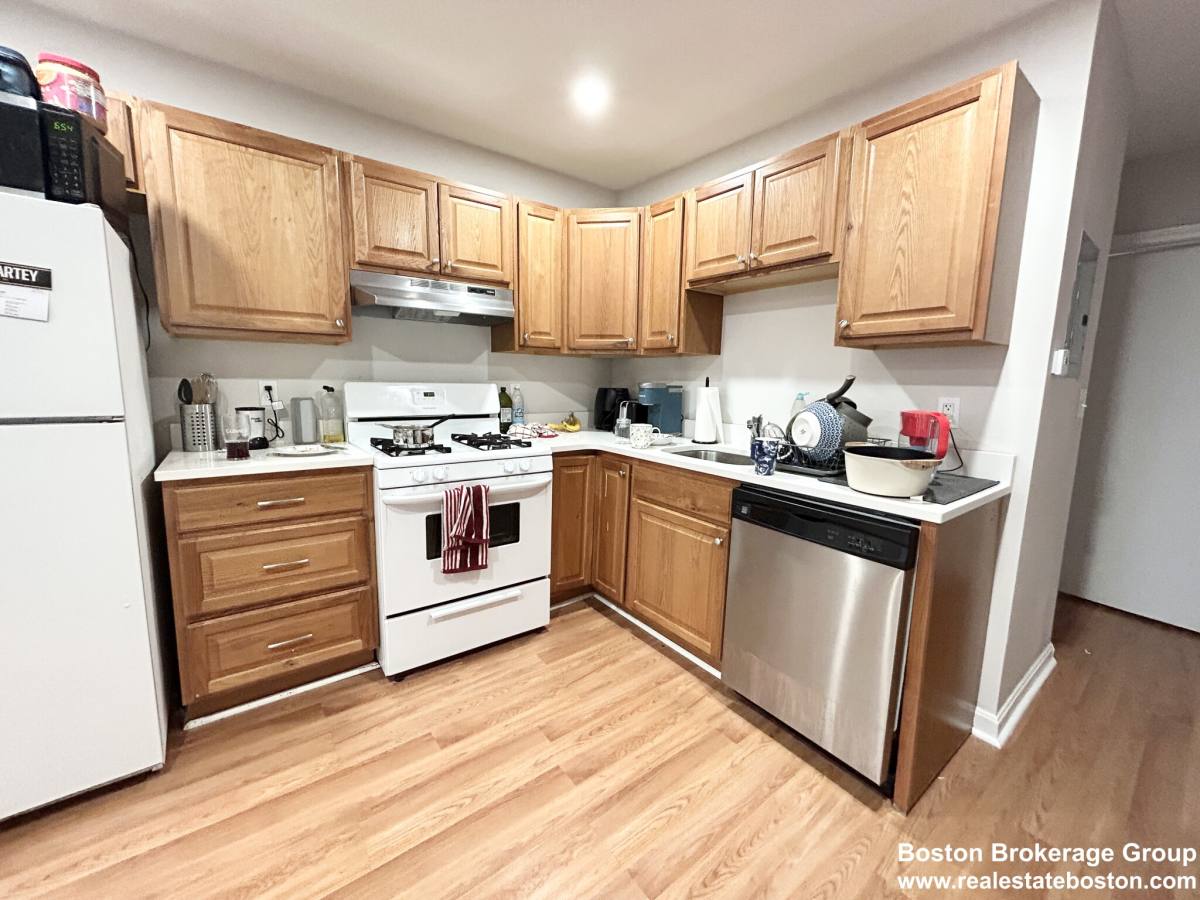Apartment for rent at 92 Hammond St #5, Roxbury Crossing, MA 02120