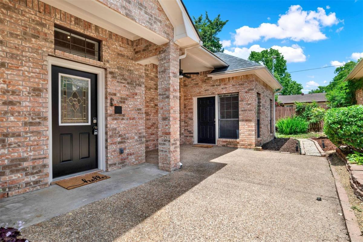 House for rent at 1407 W Mulberry St, Sherman, TX 75092