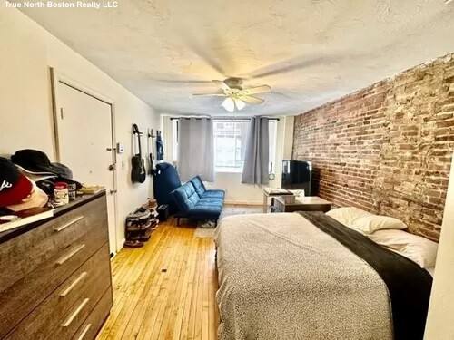 Apartment for rent at 11 Charter St #1, Boston, MA 02113