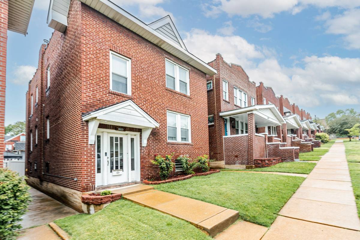 Apartment for rent at 3923 Miami, Saint Louis, MO 63116