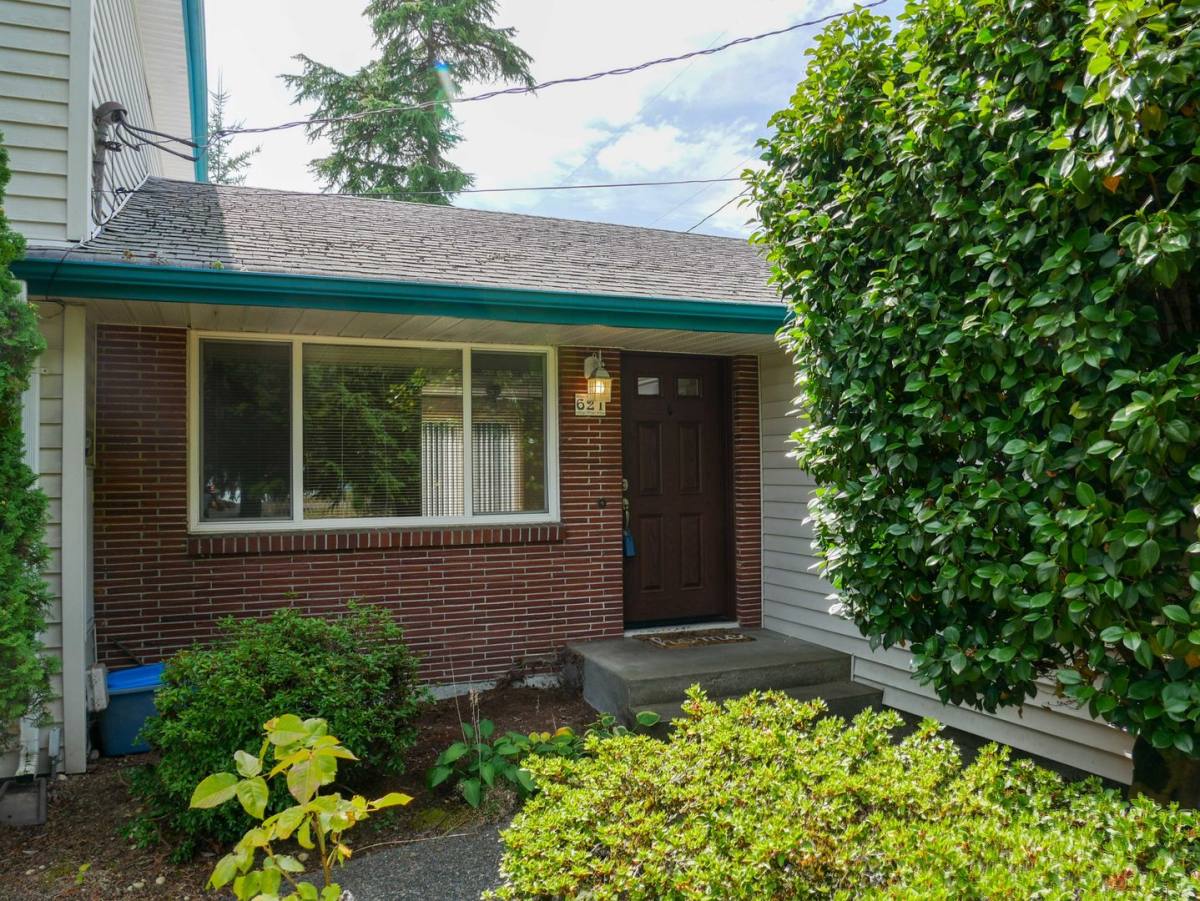 Apartment for rent at 621 NE 155th St, Seattle, WA 98155