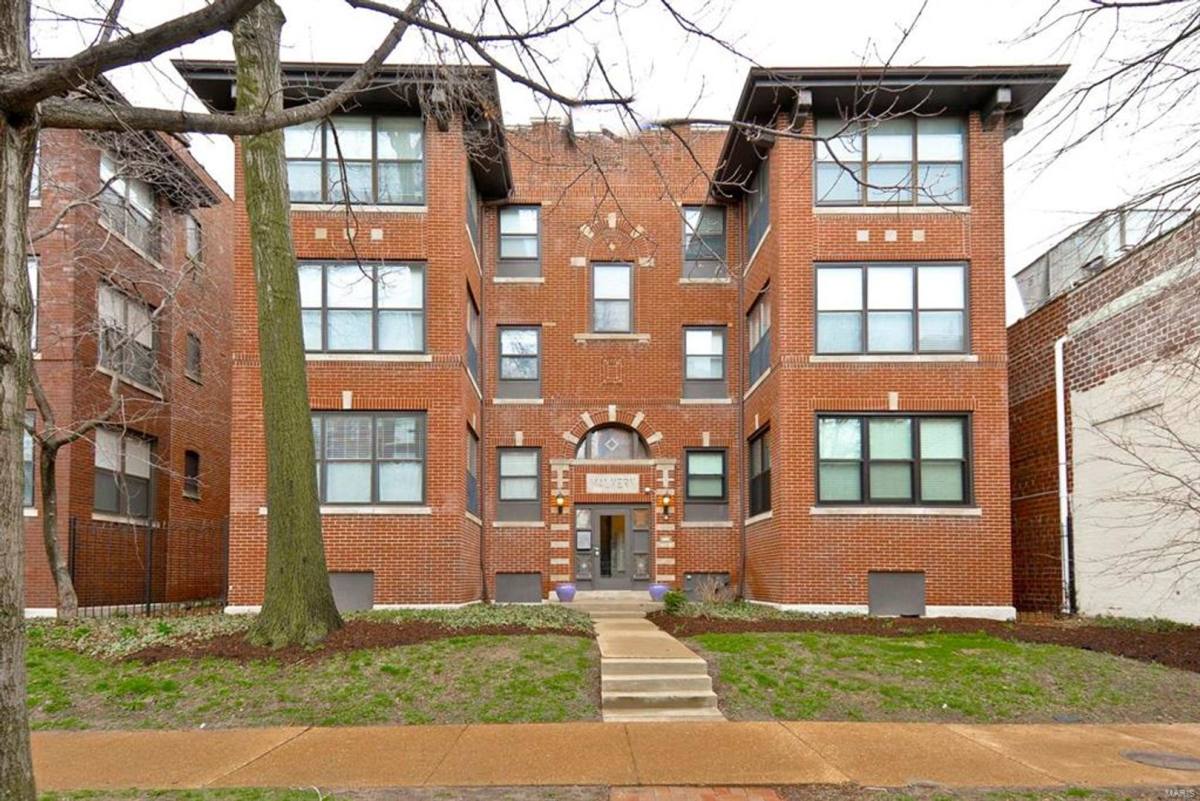 Condo for rent at 5621 Pershing Ave #23, Saint Louis, MO 63112