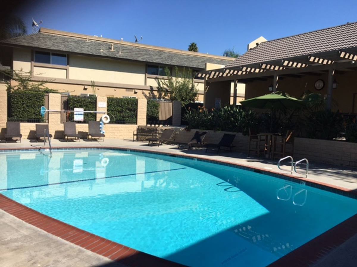 Townhouse for rent at 14382 Redhill Ave, Tustin, CA 92780