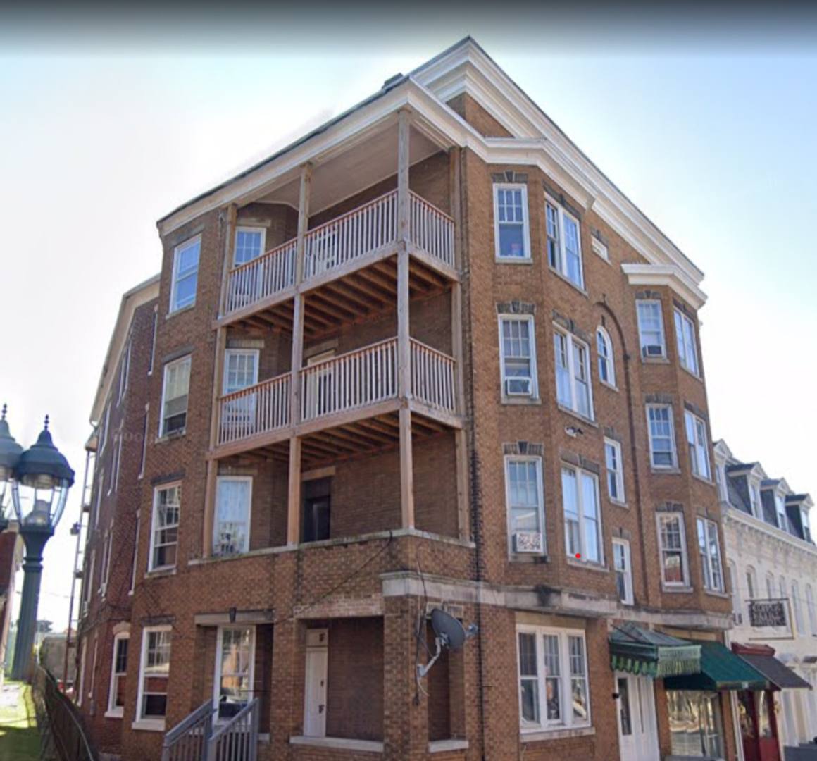 Apartment for rent at 154-158 S Potomac St, Hagerstown, MD 21740