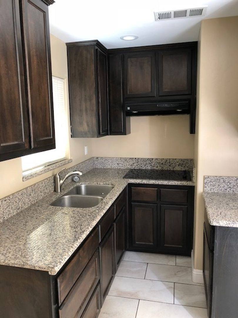 Apartment for rent at 321 F St, Bakersfield, CA 93304