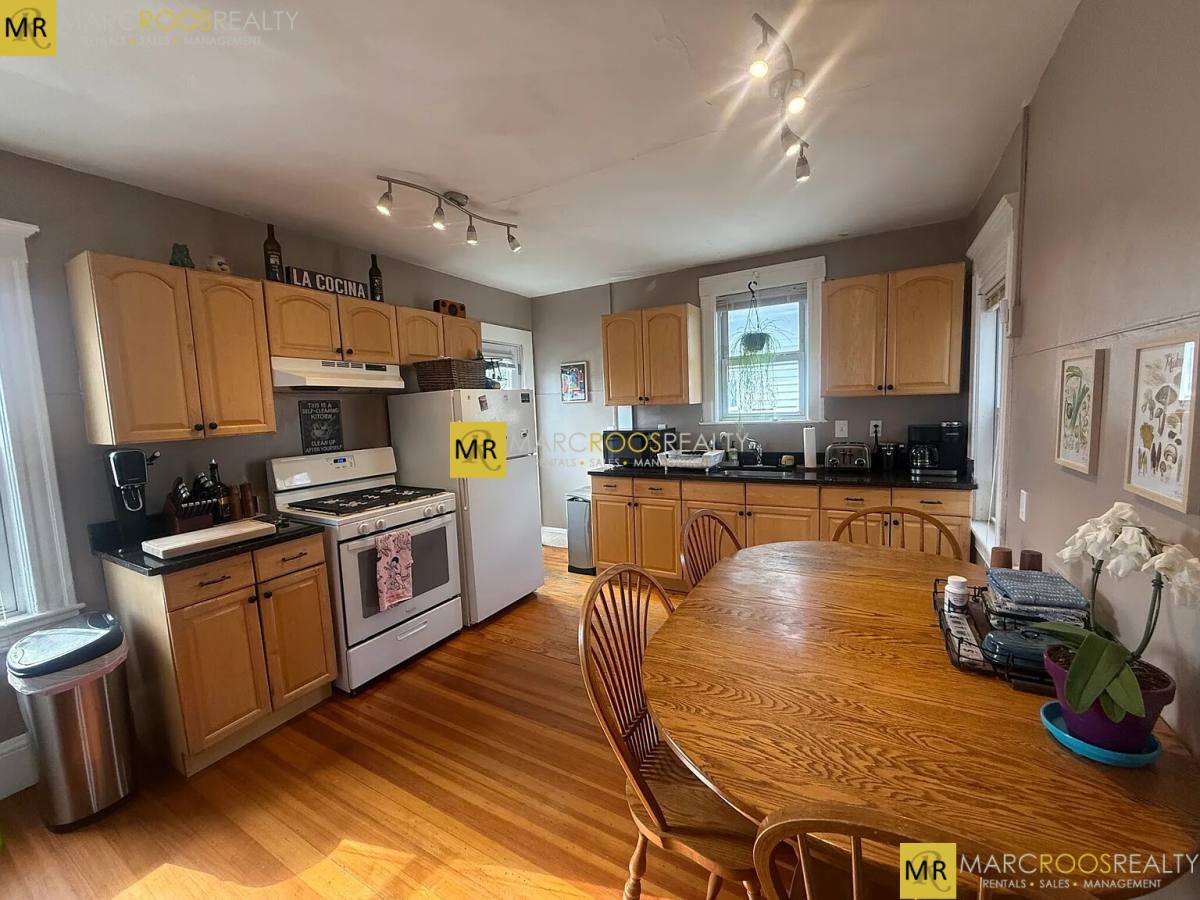 House for rent at 14 Lyons Court #1, Watertown, MA 02472