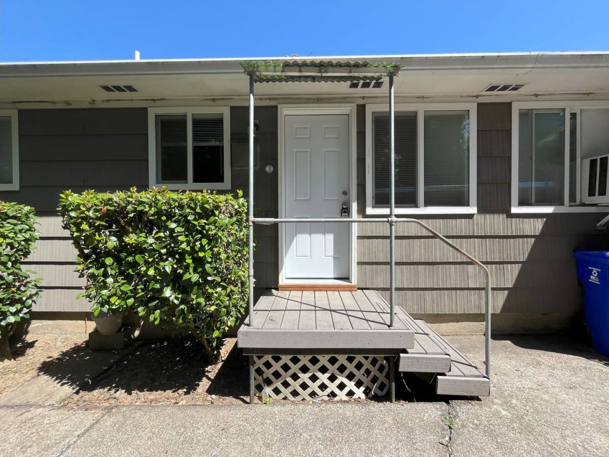Apartment for rent at 14095 SE Redwood Ave, Portland, OR 97267