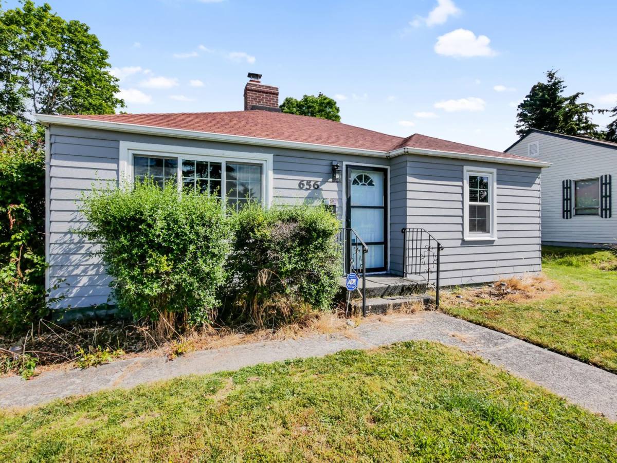 House for rent at 656 SW 137th St, Seattle, WA 98166