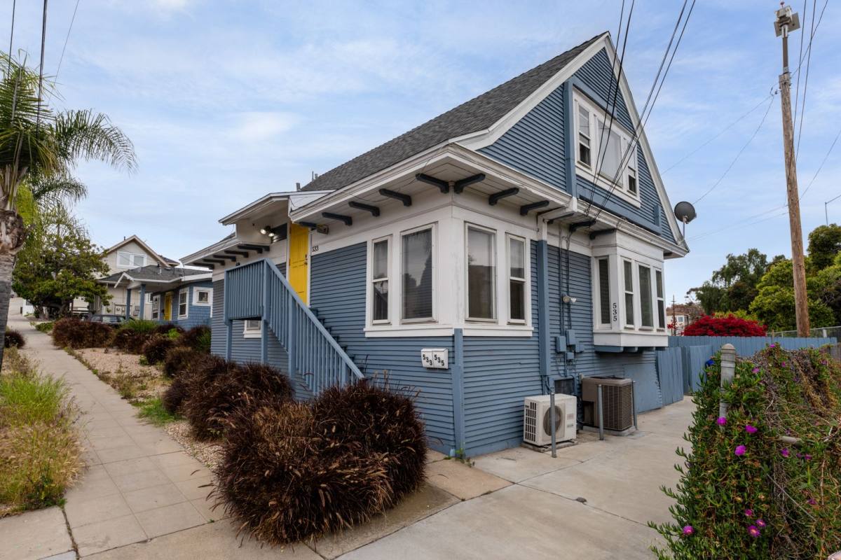 Apartment for rent at 531-535 W Juniper St, San Diego, CA 92101