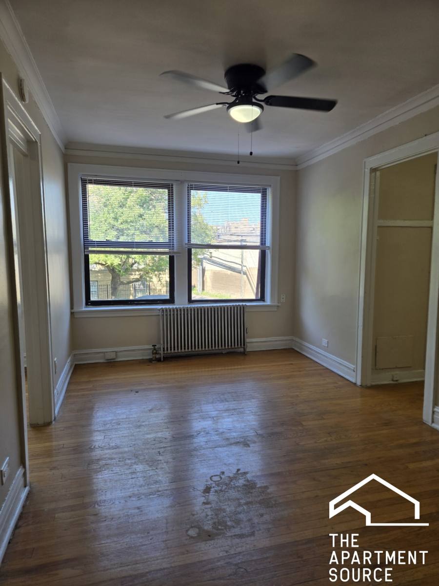 Apartment for rent at 1717 W N Shore Ave #1B, Chicago, IL 60626