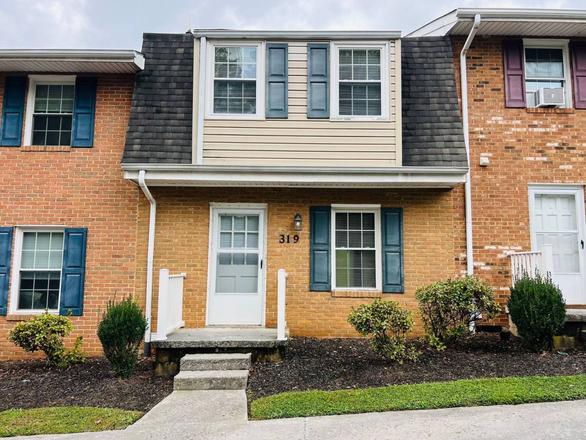 Townhouse for rent at 319 New Kent Rd, Blacksburg, VA 24060
