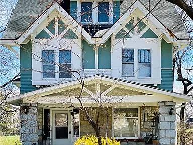 Apartment for rent at 2831 Harrison St #2, Kansas City, MO 64109