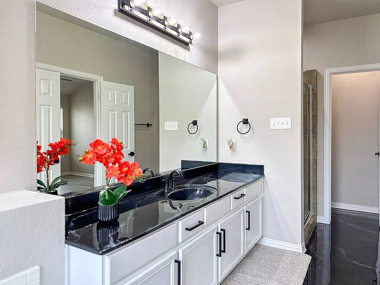 Townhouse for rent at 505 Kingscote Court, Arlington, TX 76010
