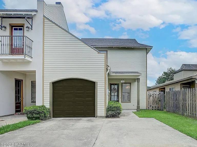Townhouse for rent at 108 Bandera Dr, Lafayette, LA 70503
