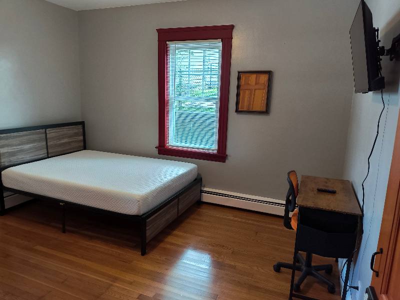 Apartment for rent at 161 Lynch St #1, Providence, RI 02908