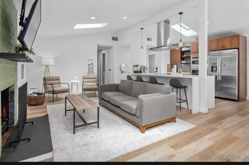 House for rent at 9542 Larrabee Ave, San Diego, CA 92123