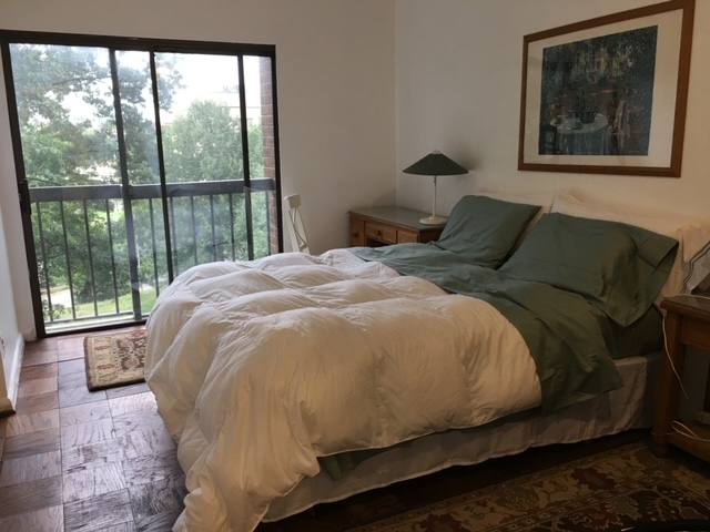Apartment for rent at 1001 26th St #NW, Washington, DC 20037