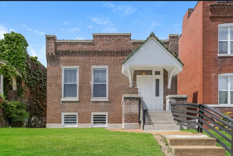 House for rent at 3639 S Compton Ave, Saint Louis, MO 63118