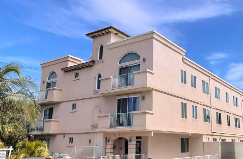 Apartment for rent at 1412 S Sherbourne #104, Los Angeles, CA 90035