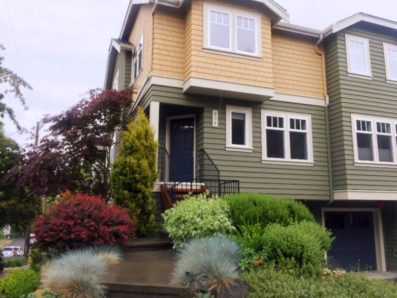 Townhouse for rent at 834 34th Ave, Seattle, WA 98122