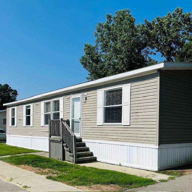 House for rent at 231 Laurel Leah, Oxford, MI 48371