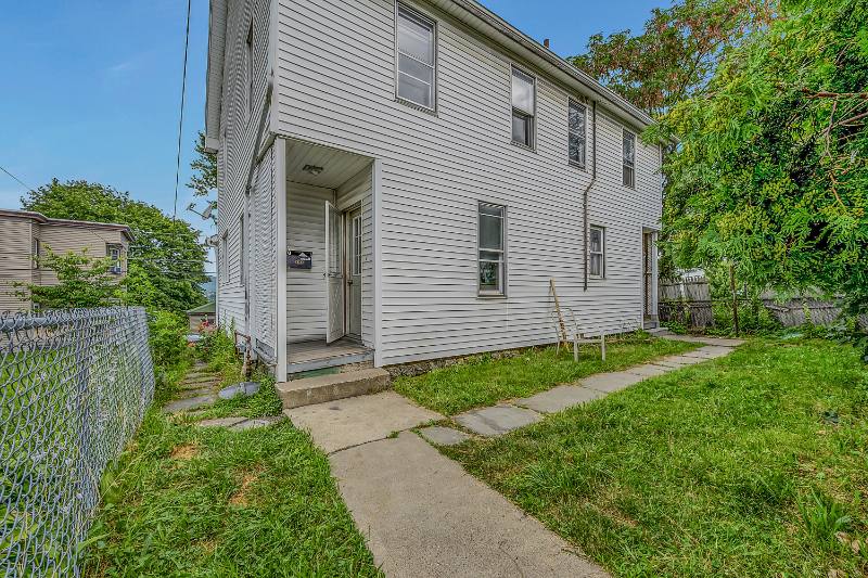 Townhouse for rent at 608 S Webster, Scranton, PA 18505