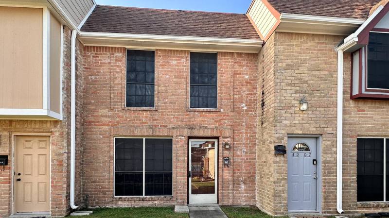 Townhouse for rent at 4205 Benard, Pasadena, TX 77503